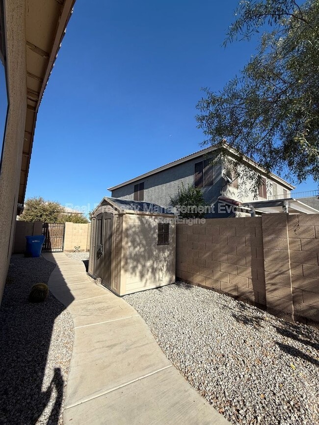 Building Photo - 9907 West Riverside Avenue