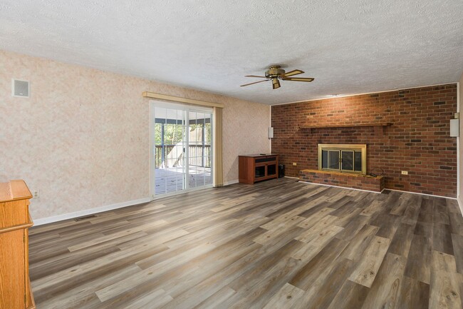 Building Photo - Spacious Home in Severna Park