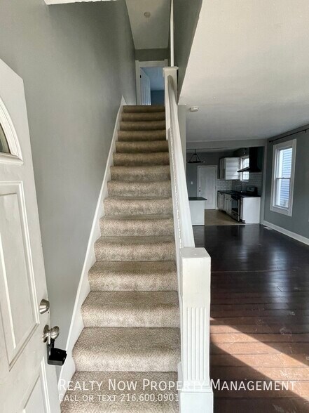 Building Photo - 1335 W 61st St