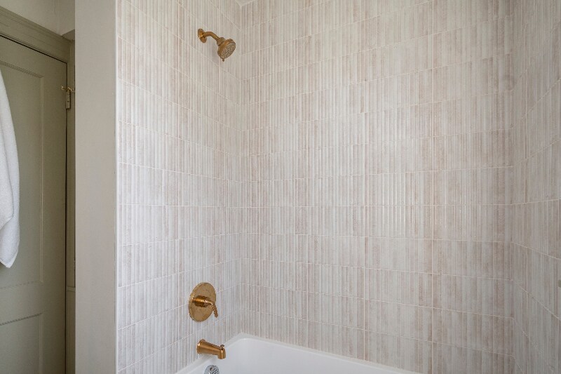 Building Photo - 294 Cole Ave