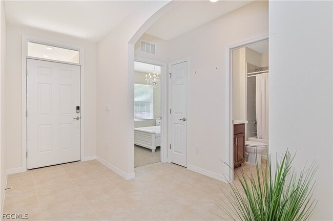 Building Photo - 1009 Jacaranda Pkwy E