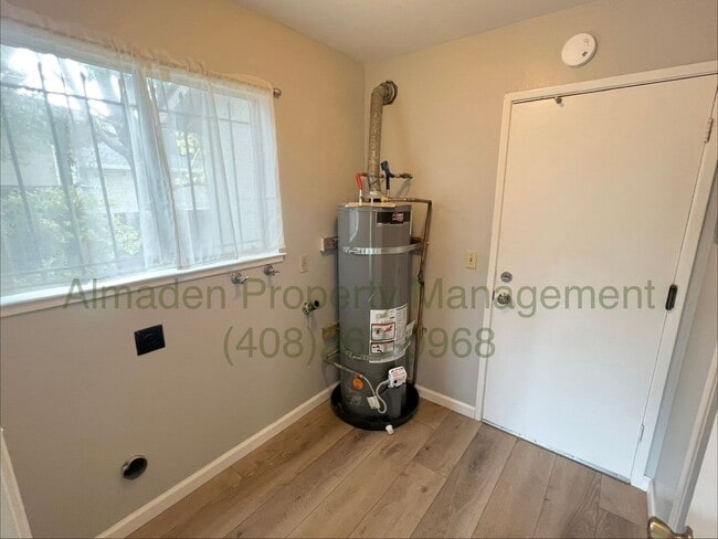 Building Photo - 1278 Oakglen Way