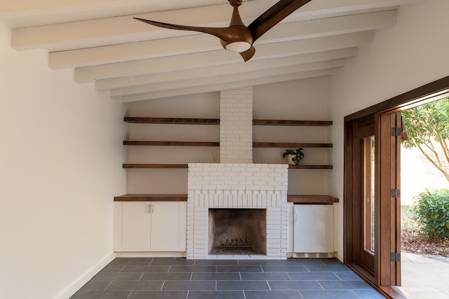 Garden House - 1096 Oakfield Dr SE