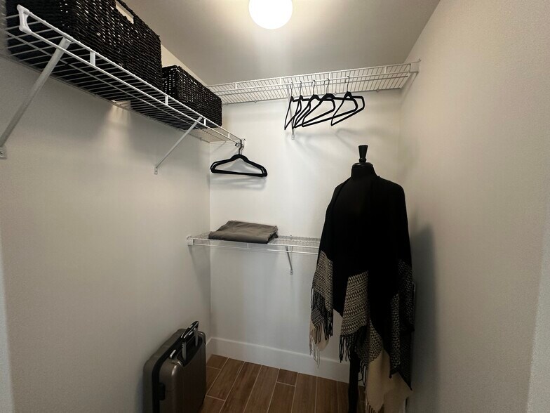 Building Photo - 2054 NE 162nd St