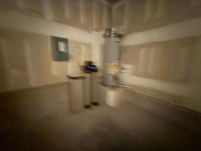 Building Photo - 10550 Rhyder Ridge