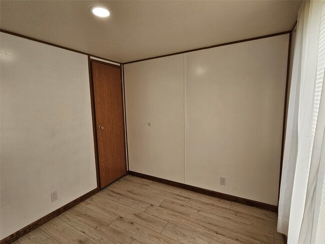 Building Photo - 16974 Balmoral St