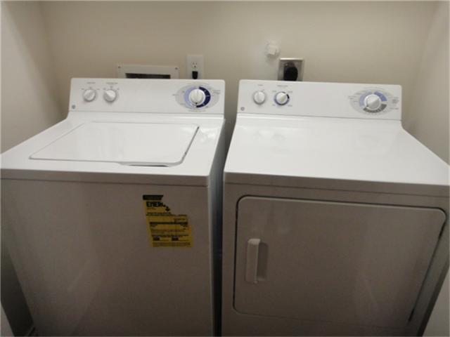 Building Photo - 25254 Finchgrove Ln