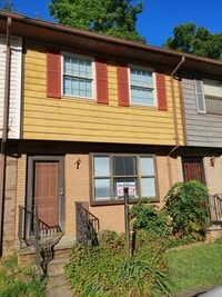 Building Photo - NORTHSIDE TOWNHOME