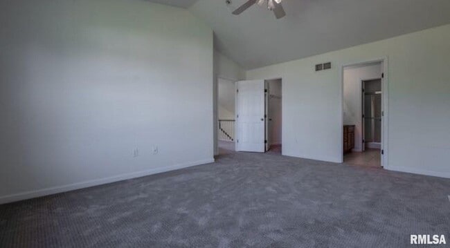 Building Photo - 1611 W Geneva Rd