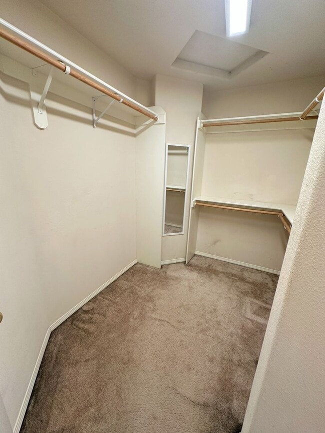 Building Photo - Gorgeous 4-Bedroom, 2.5-Bathroom House in Beaverton with Fenced Backyard, Cozy Gas Fireplace - $1...