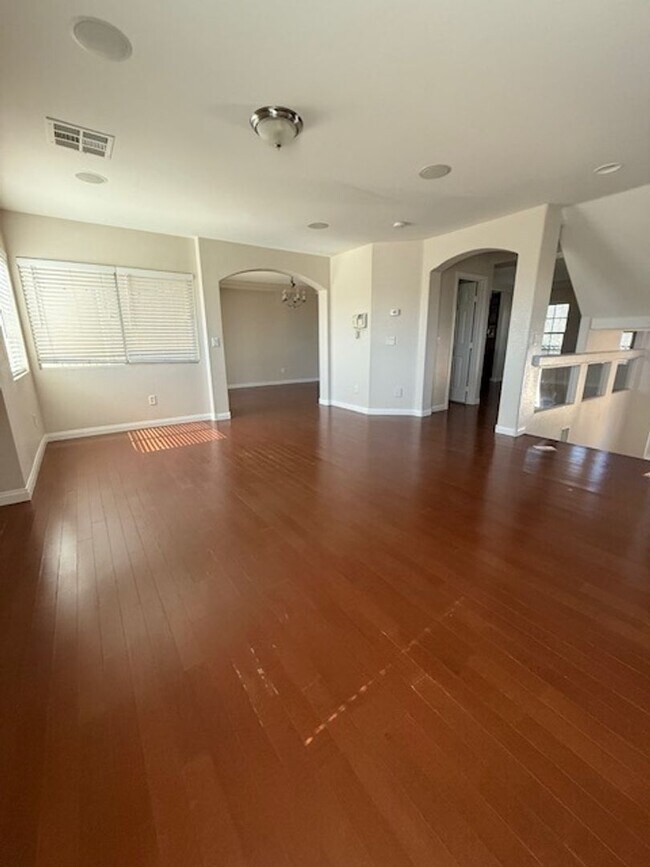 Building Photo - AVAILABLE NOW! PROMO- 2 Weeks Free first month!!