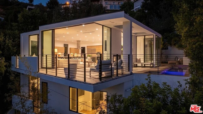 Primary Photo - 1516 Forest Knoll Dr