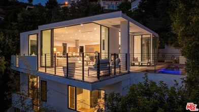 Building Photo - 1516 Forest Knoll Dr