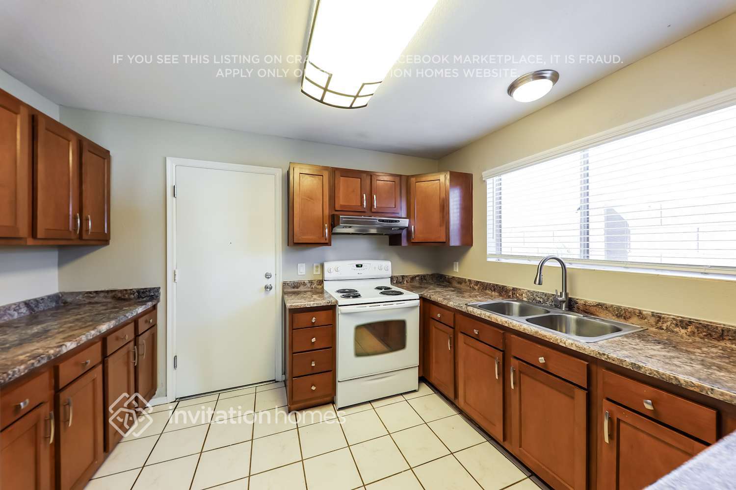 Building Photo - 1014 E Marco Polo Rd
