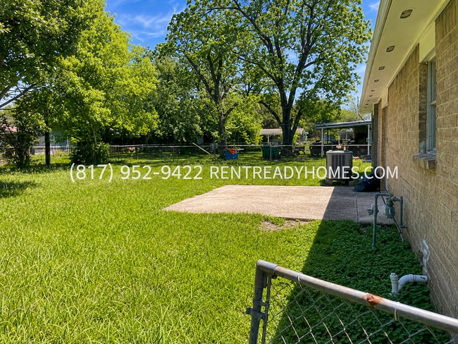 Building Photo - 5606 Maywood Dr