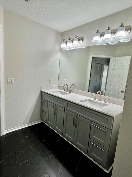 Building Photo - 18916 Randall Pl