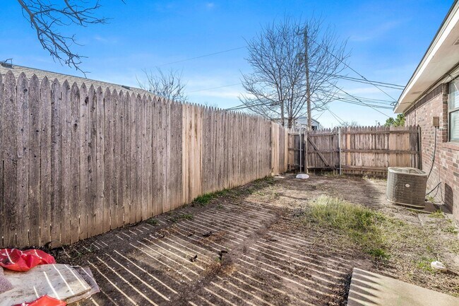 Building Photo - 4200 S Austin St