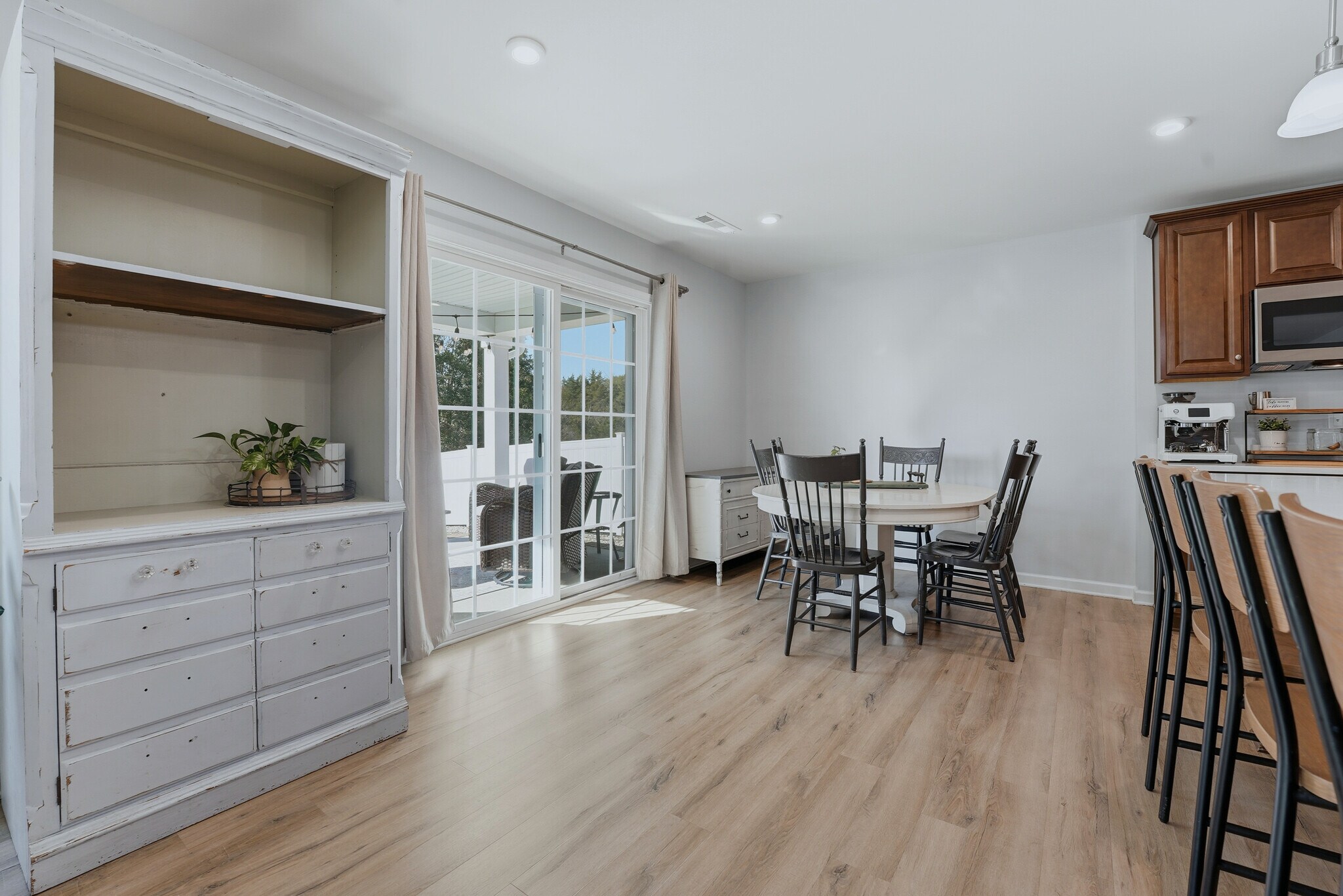 Building Photo - 838 Dean Dr