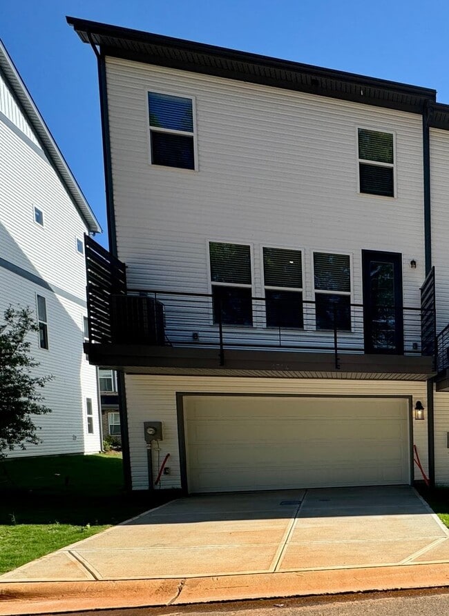 Building Photo - Beautiful, New Construction, 3-Story, 4BR/...