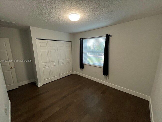 Building Photo - 4790 SW 165th Ave