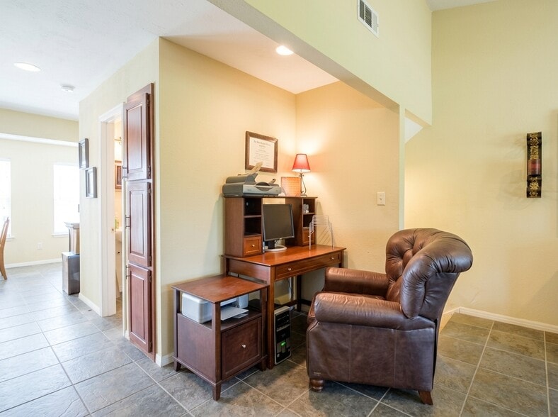 Office Nook Off the Kitchen (Furniture for Visualization Only) - 112 Lachite
