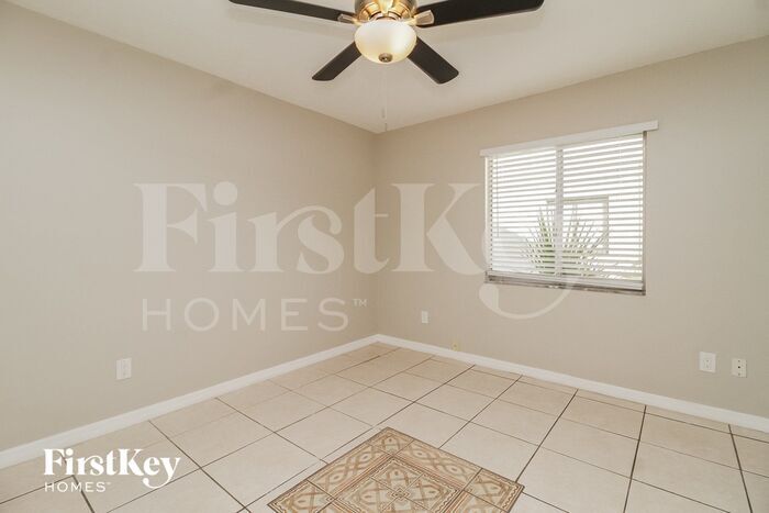 Building Photo - 372 Fairgreen Pl