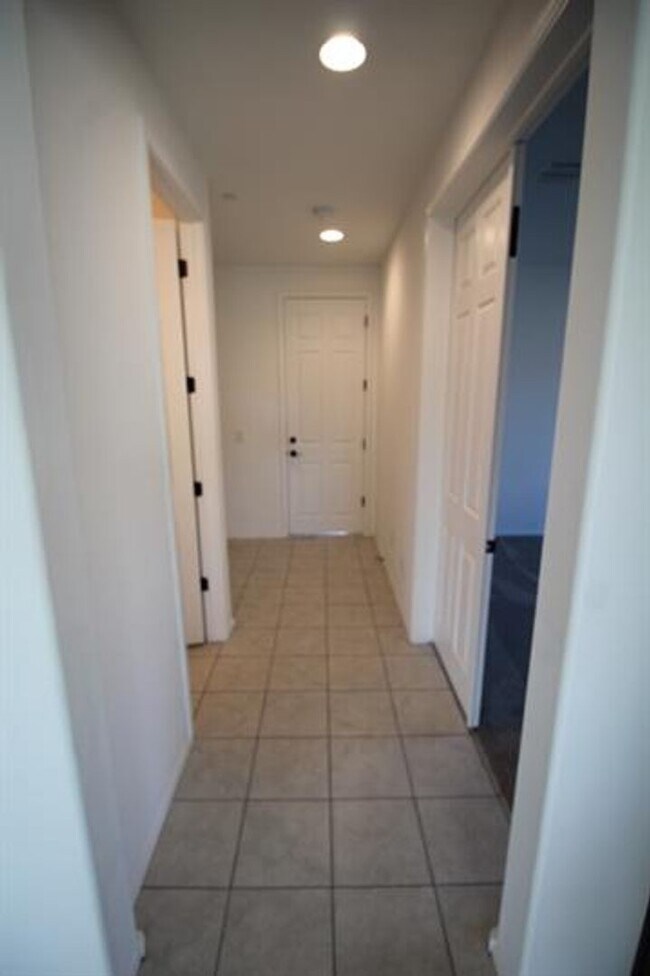 Building Photo - STUNNING 4-Bedroom + Den Home in Gladden Farms!!!!! SOLAR PANELS!!!