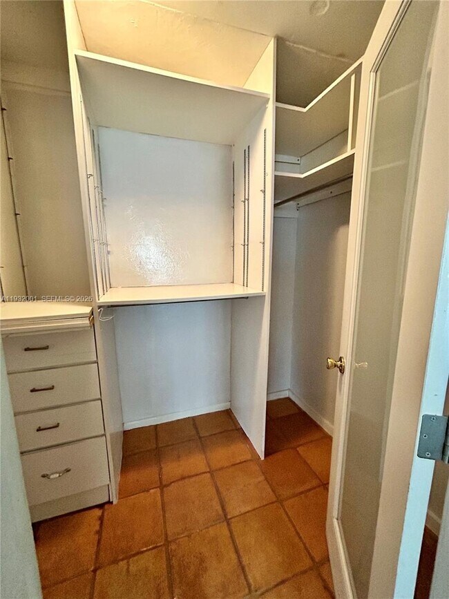 Building Photo - 1628 NE 4th Pl