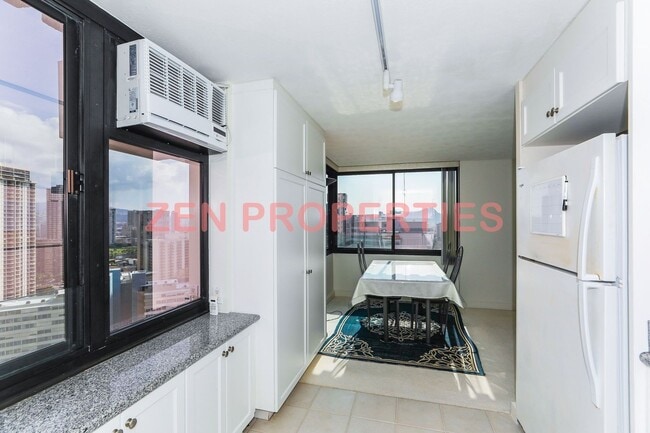 Building Photo - Fully furnished 2 bdrm / 2 bath / 1 parking unit at The Windsor Waikiki