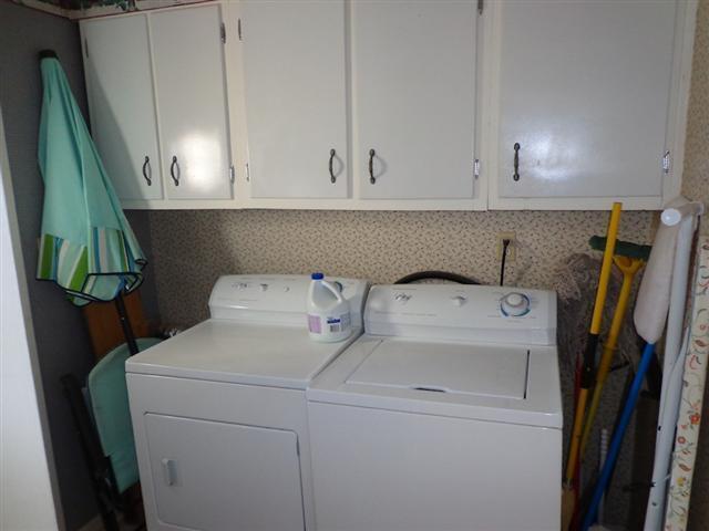 Primary Photo - 2 Bed 1 Bath Home