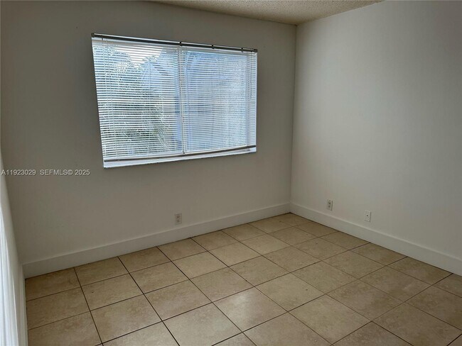 Building Photo - 5780 Rock Island Rd