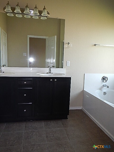 Building Photo - 7010 Cokui Dr