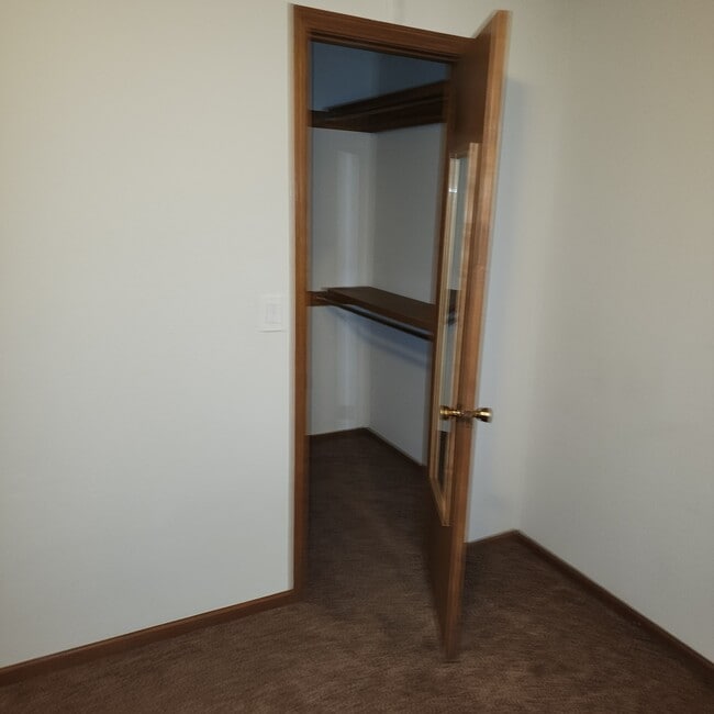 Building Photo - 7512 E 17th St N