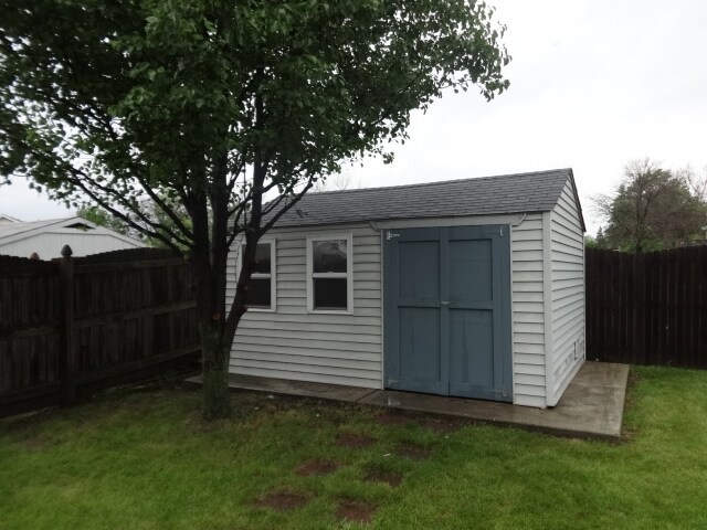 Building Photo - 5154 W Park Ln