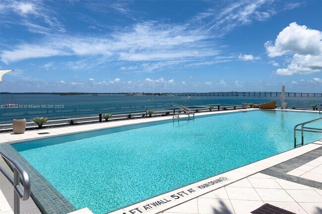 Building Photo - 1331 Brickell Bay Dr