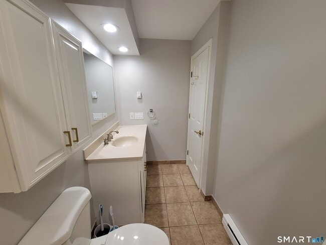 Building Photo - 303 Willow Springs