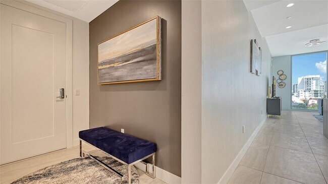 Building Photo - 301 QUAY Cmn