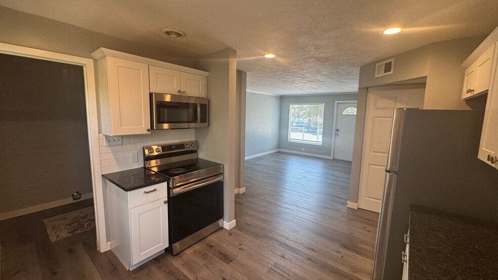 Building Photo - 1170 Illiinois Ave