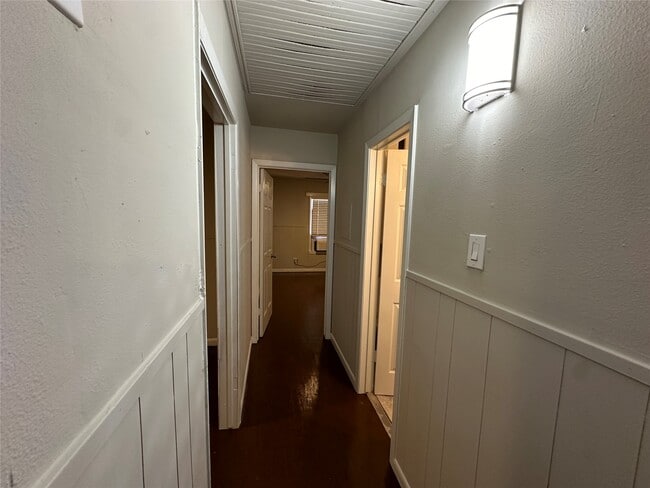Building Photo - 2717 Napoleon St