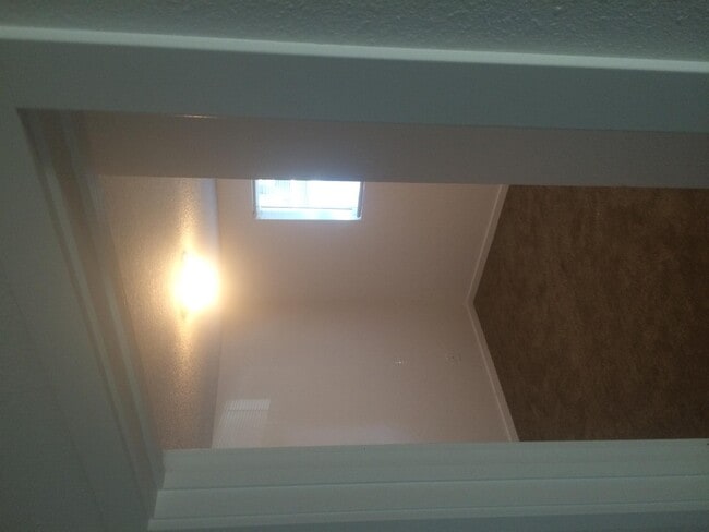 Building Photo - 3050 Brittany Dr