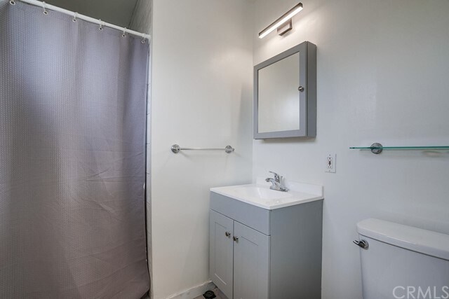 Building Photo - 650 W Florence Ave