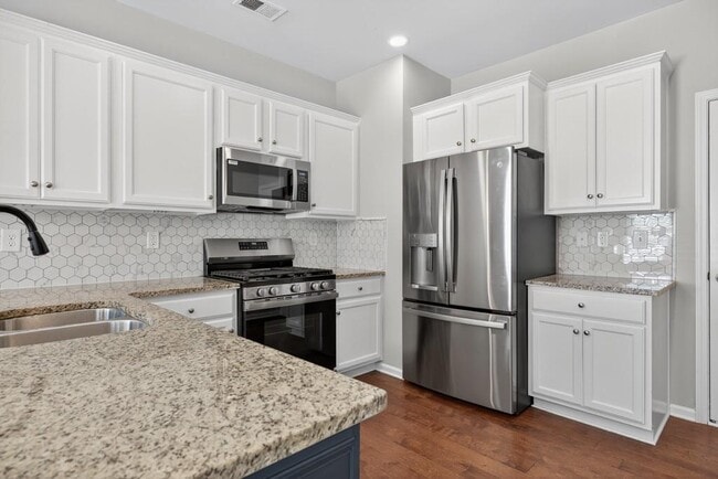 Building Photo - 3277 Castleberry Village Dr