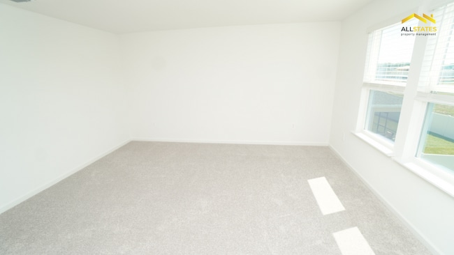 Building Photo - 4030 NE 33rd Ave
