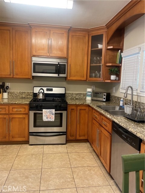 Building Photo - 596 E Arrow Hwy