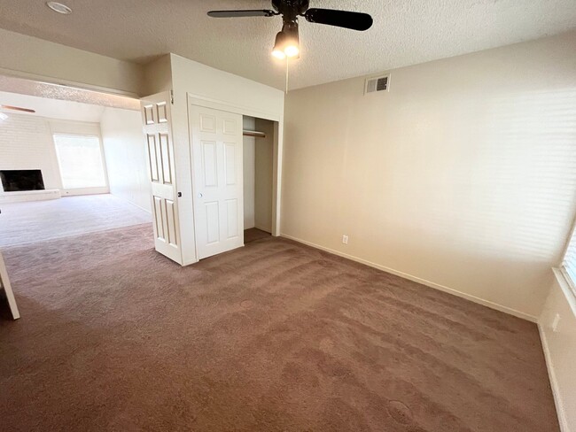 Building Photo - North Merced: $1950 3 bedroom 2 bathroom *