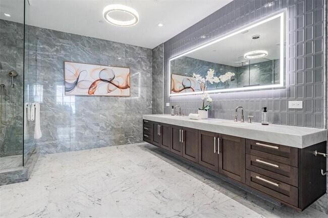 Building Photo - 3015 S Ysabella Ave