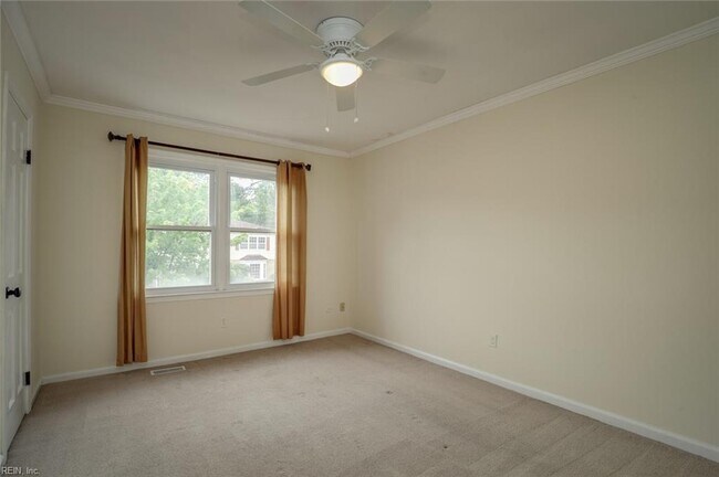 Building Photo - 590 Tenbee Ln