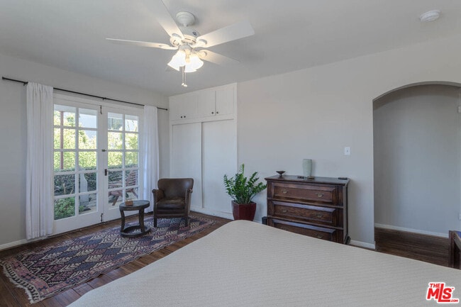 Building Photo - 10959 Strathmore Dr