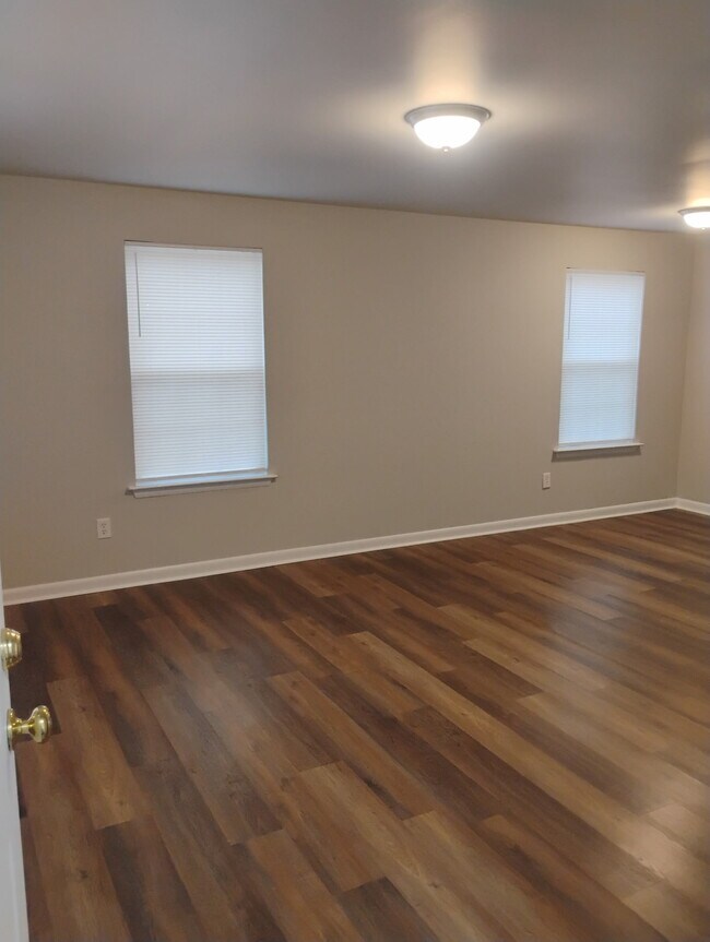 Building Photo - 226 Elmwood Ave