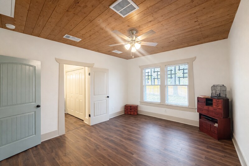 Building Photo - 843 Rigsby Ave